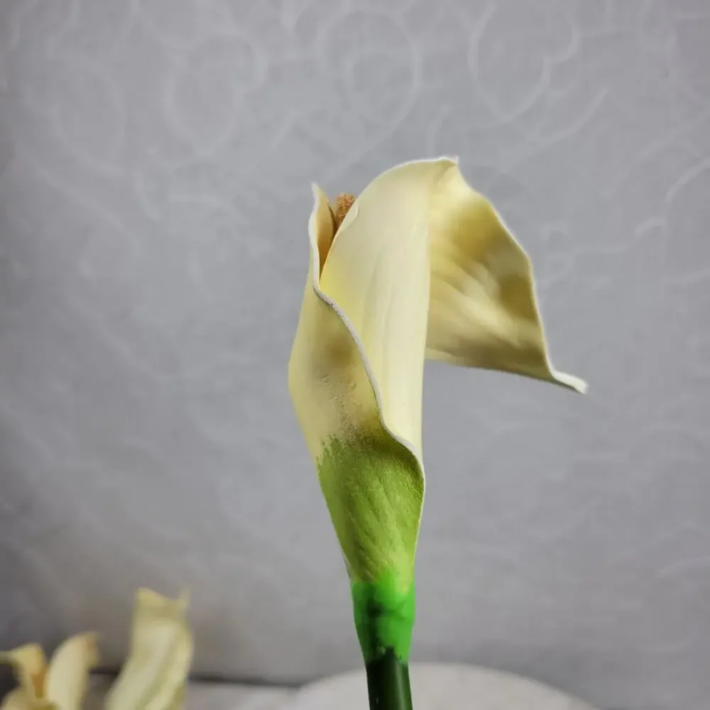 VTG Faux Calla Lily Stems 24
